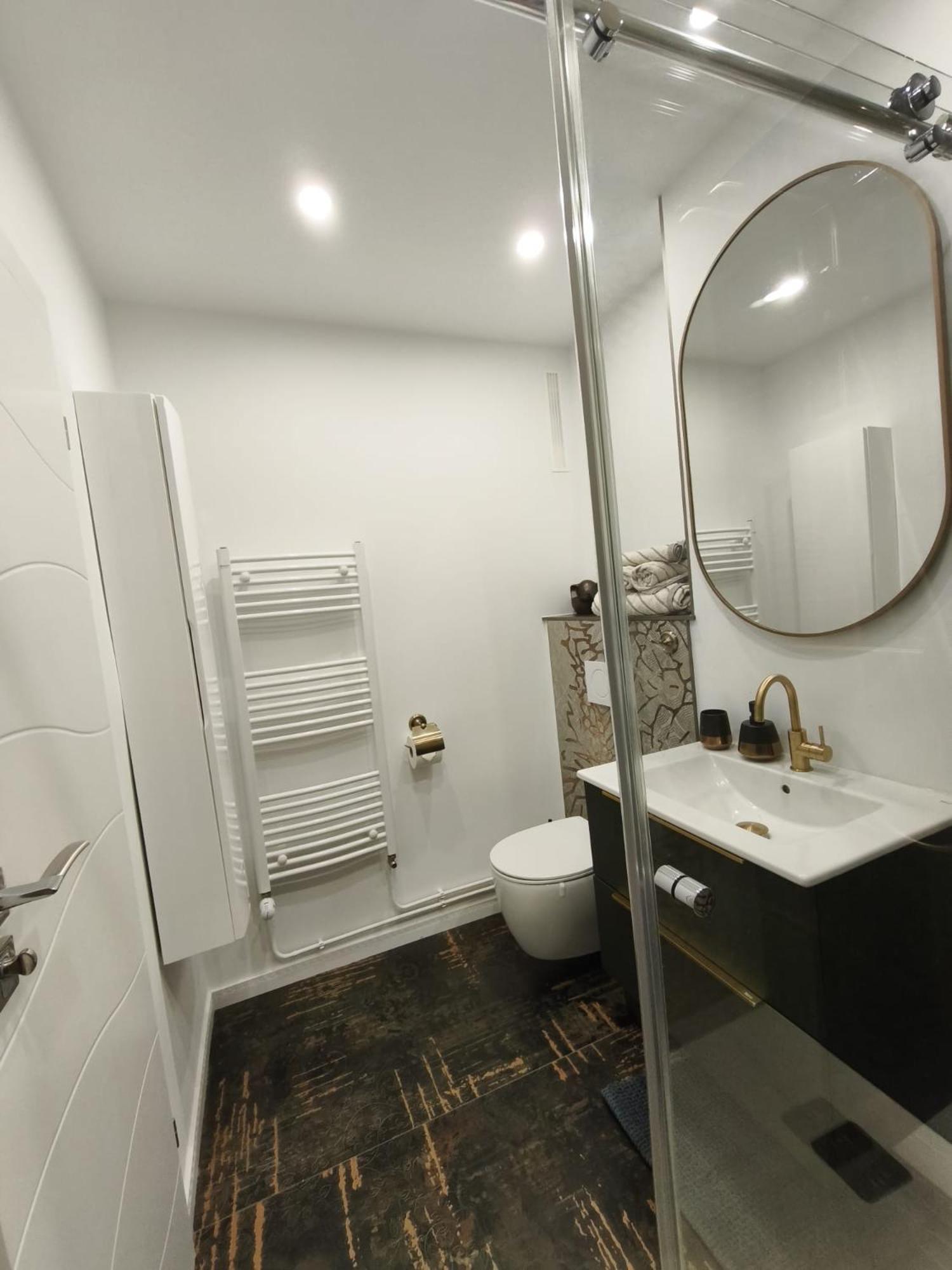 Studio Lux, Elegant & Confortabil Brassó Kültér fotó