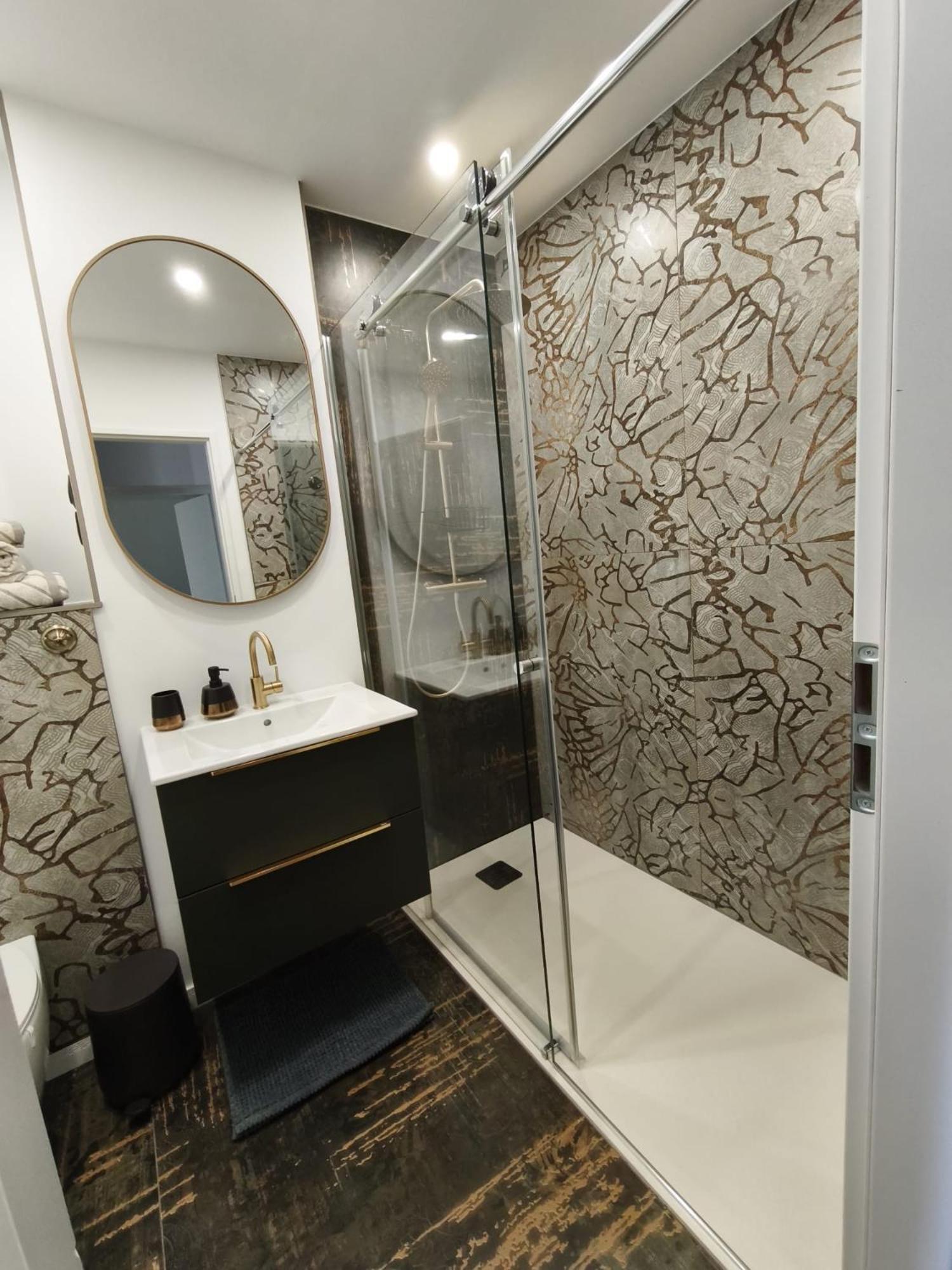 Studio Lux, Elegant & Confortabil Brassó Kültér fotó